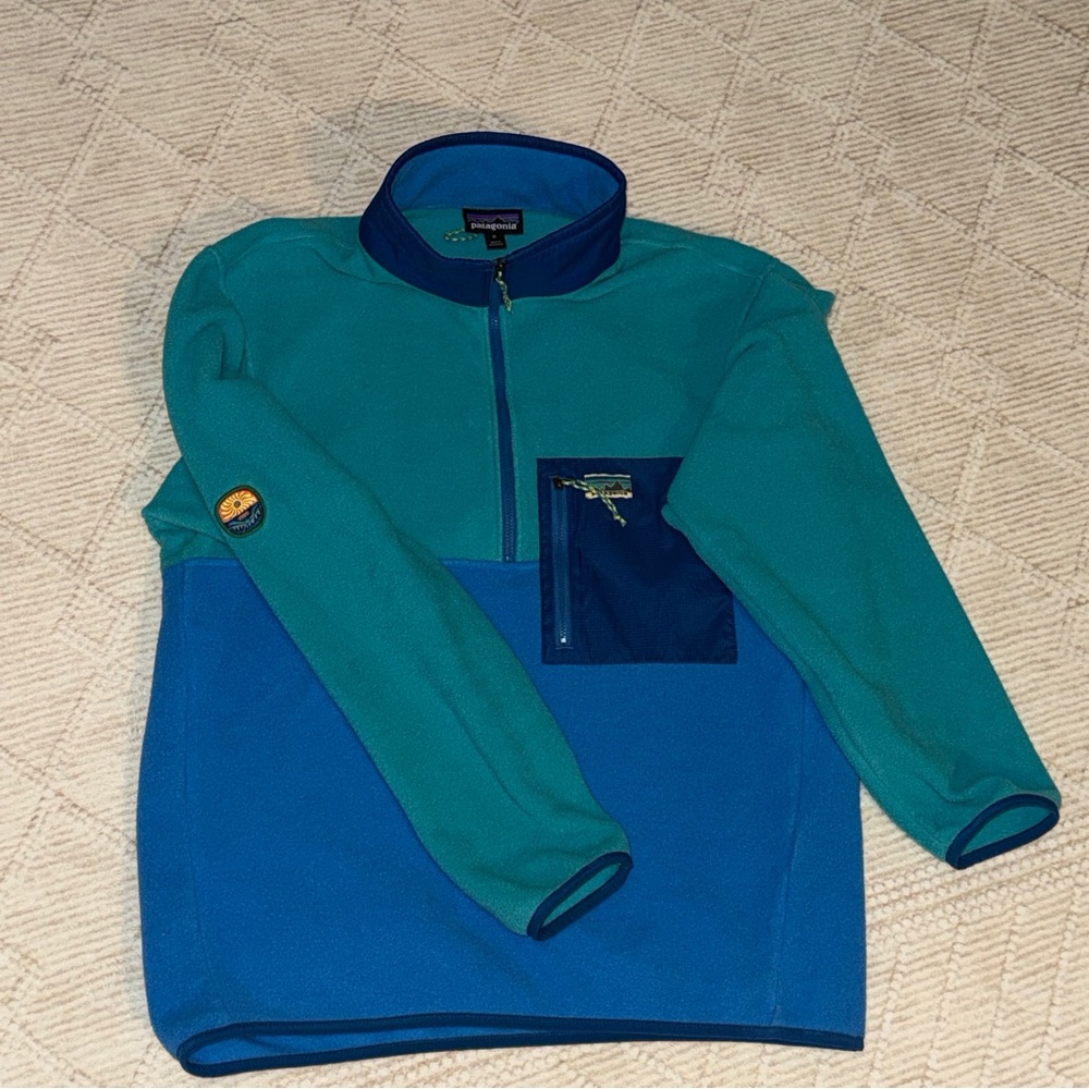 Patagonia Blue and Green Fleece Pullover